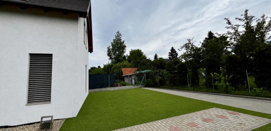 Milyen érzés lenne minden reggel a vízre és a természetre ébredni?